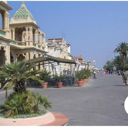 Historical Apartments By Seaside Viareggio Extérieur photo