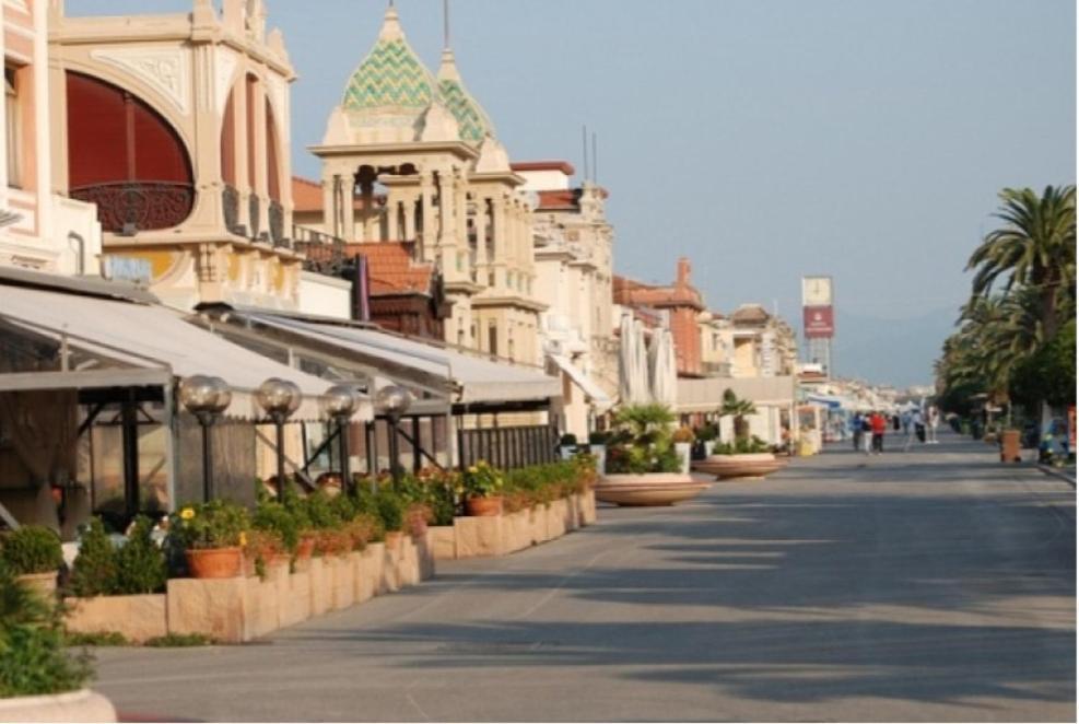 Historical Apartments By Seaside Viareggio Extérieur photo