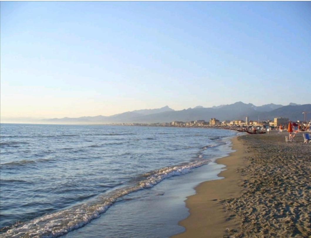 Historical Apartments By Seaside Viareggio Extérieur photo