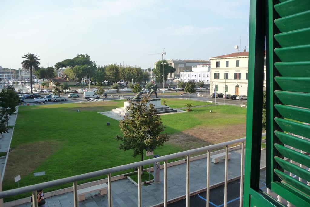 Historical Apartments By Seaside Viareggio Extérieur photo